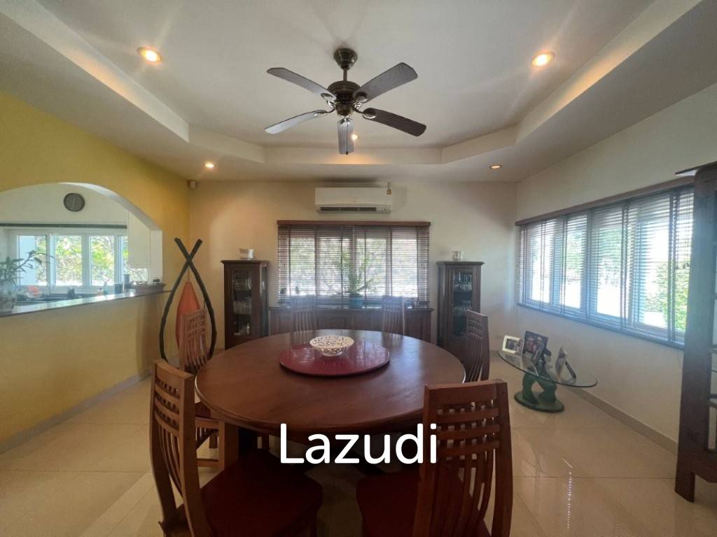 STUART PARK : Luxury 4 Bed Pool Villa on quiet corner plot