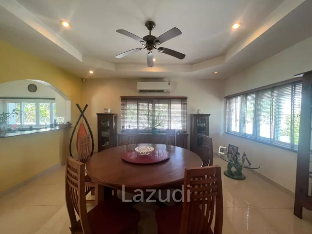 STUART PARK : Luxury 4 Bed Pool Villa on quiet corner plot