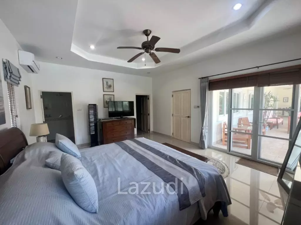 STUART PARK : Luxury 4 Bed Pool Villa on quiet corner plot