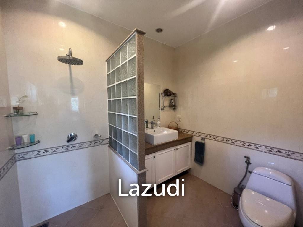 STUART PARK : Luxury 4 Bed Pool Villa on quiet corner plot