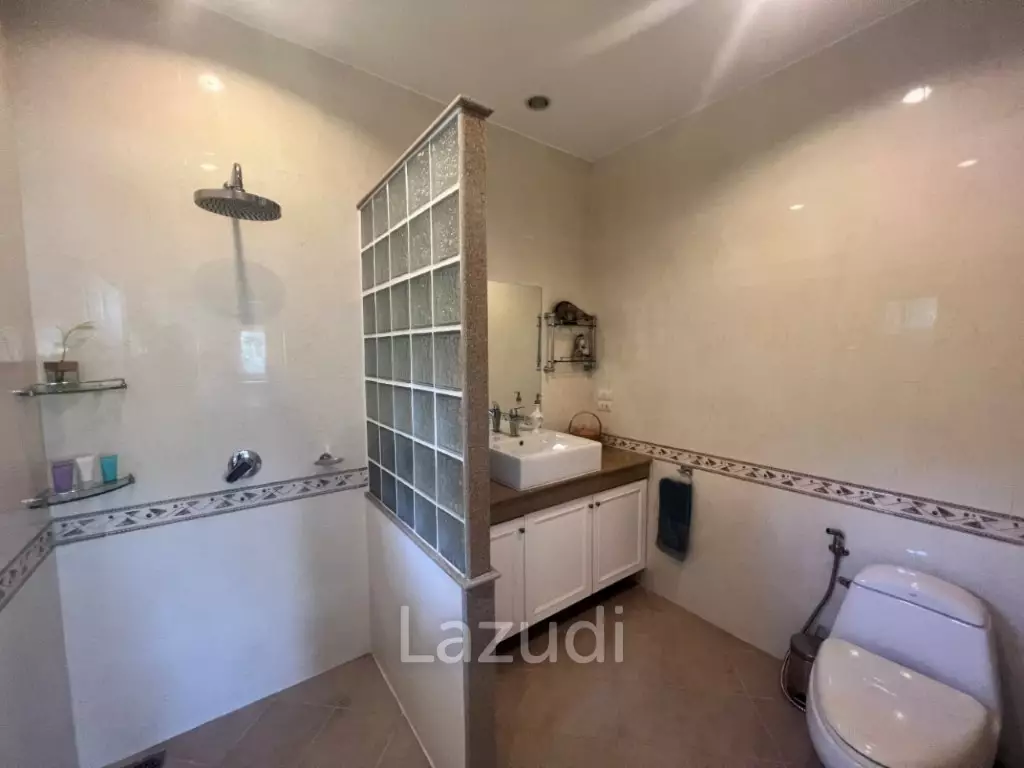 STUART PARK : Luxury 4 Bed Pool Villa on quiet corner plot