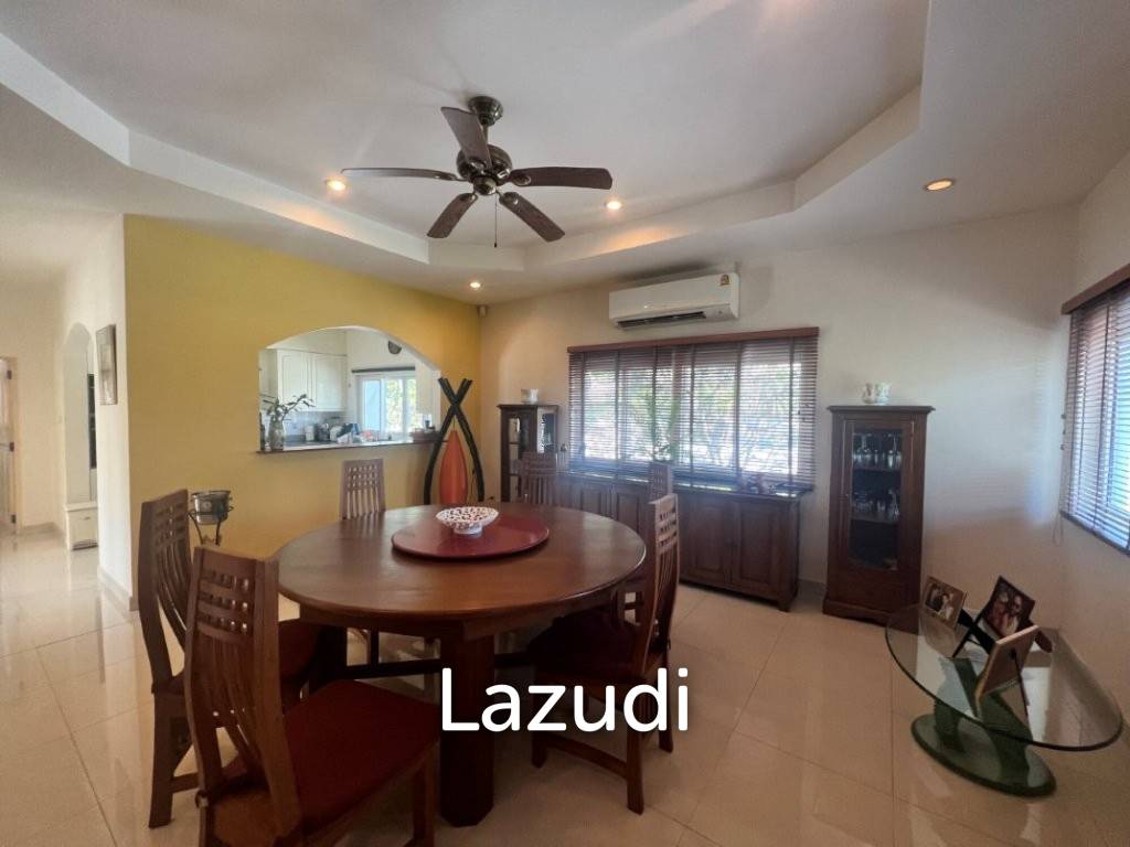 STUART PARK : Luxury 4 Bed Pool Villa on quiet corner plot