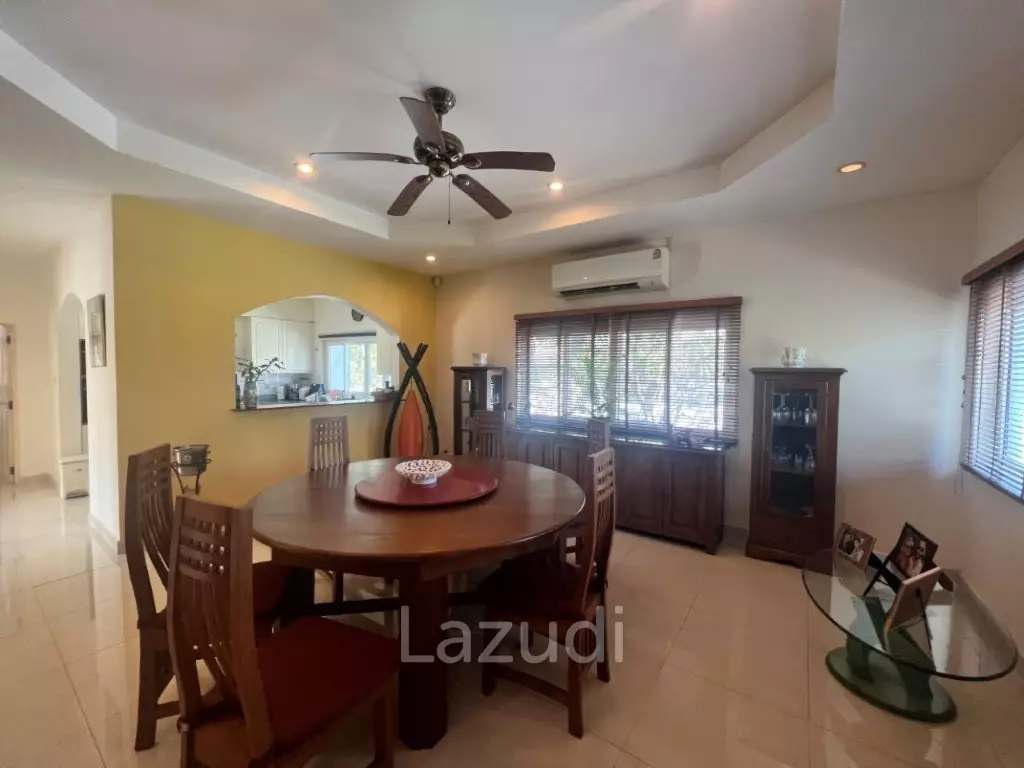 STUART PARK : Luxury 4 Bed Pool Villa on quiet corner plot