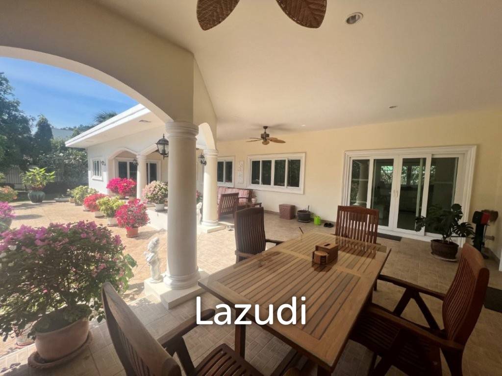 STUART PARK : Luxury 4 Bed Pool Villa on quiet corner plot