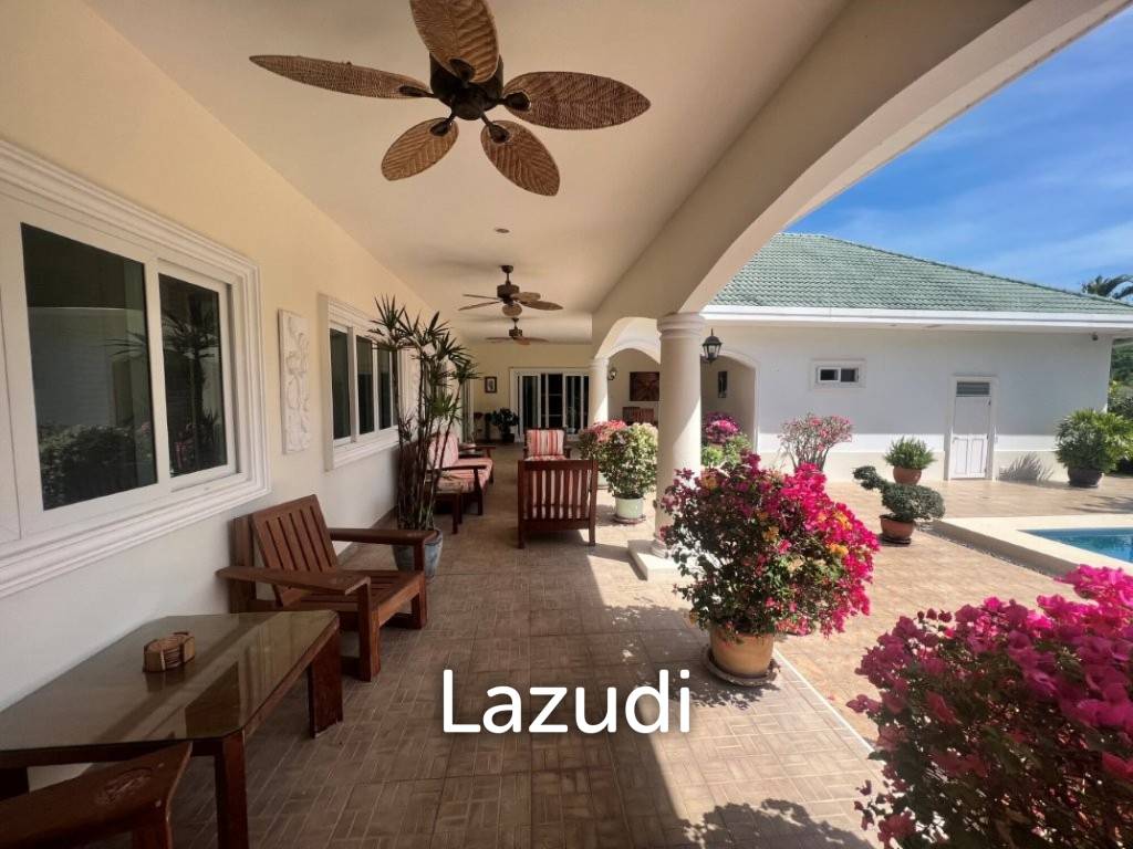 STUART PARK : Luxury 4 Bed Pool Villa on quiet corner plot