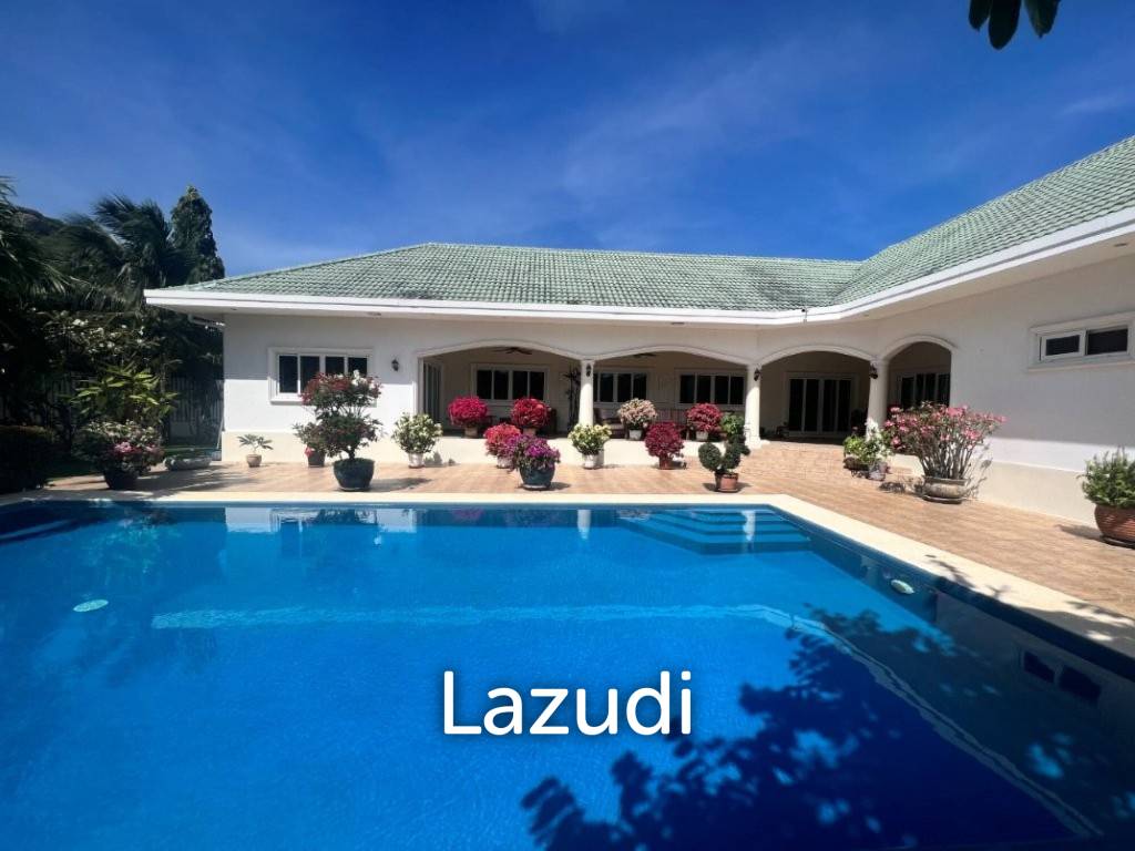 STUART PARK : Luxury 4 Bed Pool Villa on quiet corner plot
