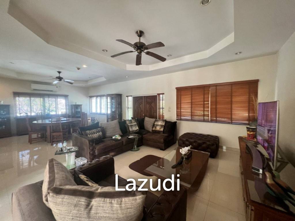 STUART PARK : Luxury 4 Bed Pool Villa on quiet corner plot