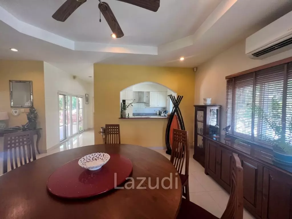 STUART PARK : Luxury 4 Bed Pool Villa on quiet corner plot