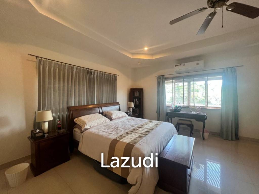 STUART PARK : Luxury 4 Bed Pool Villa on quiet corner plot