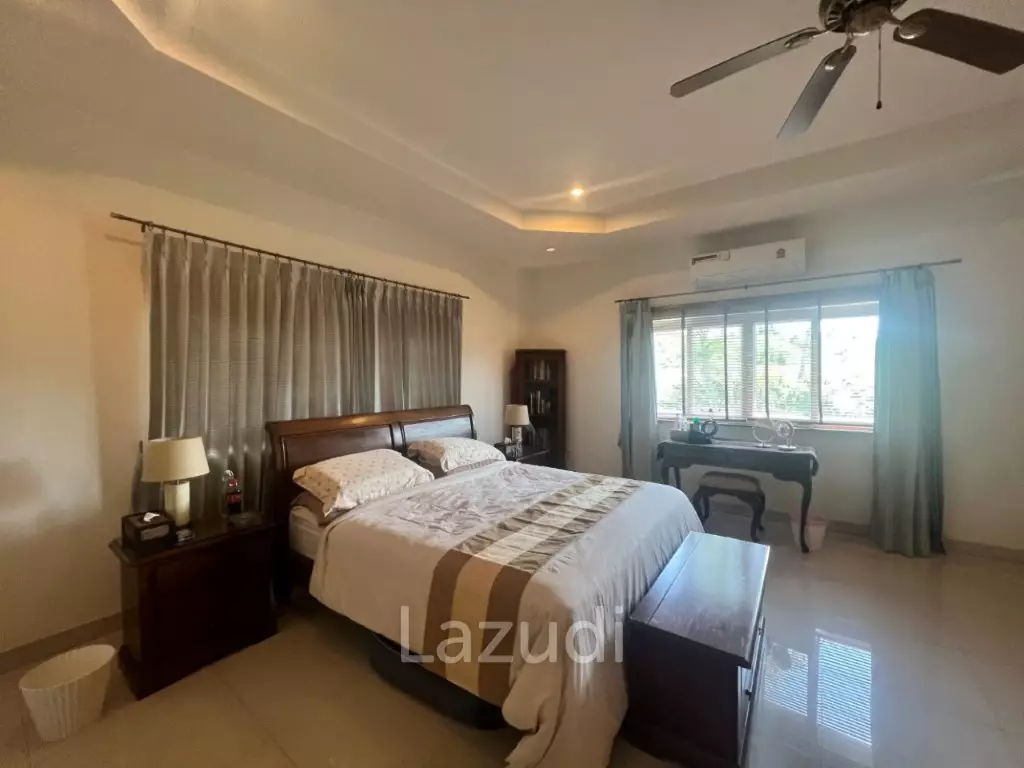 STUART PARK : Luxury 4 Bed Pool Villa on quiet corner plot