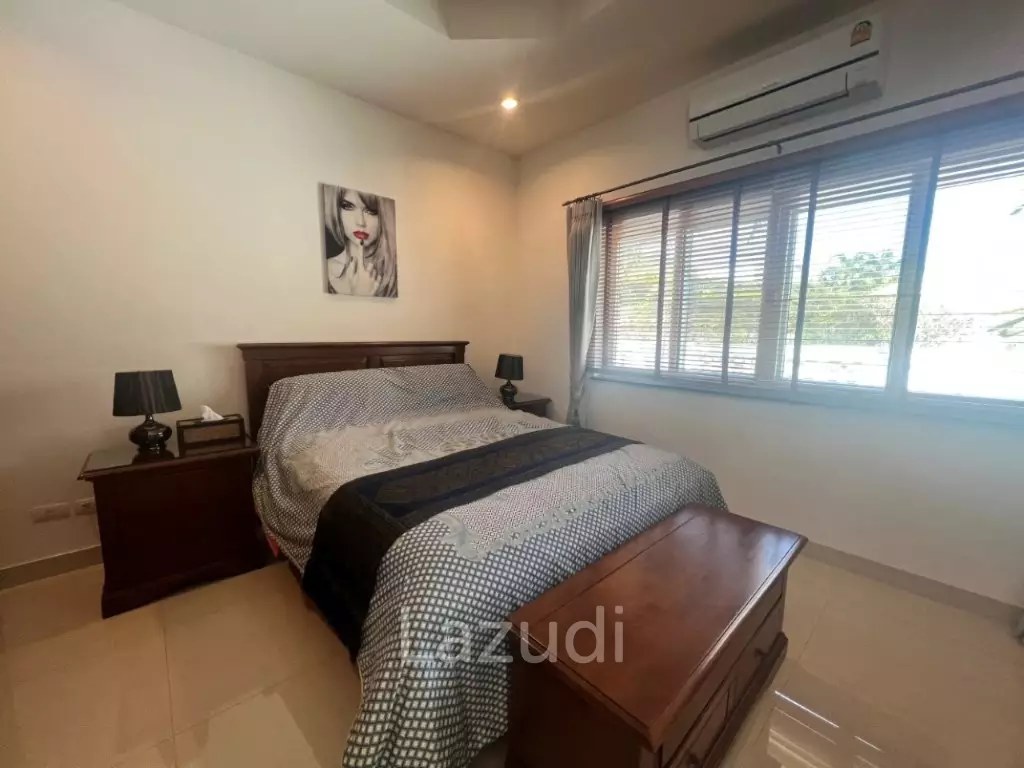 STUART PARK : Luxury 4 Bed Pool Villa on quiet corner plot
