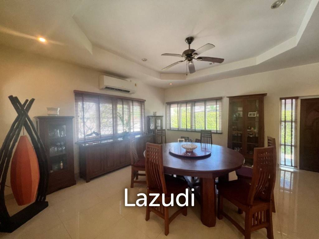 STUART PARK : Luxury 4 Bed Pool Villa on quiet corner plot