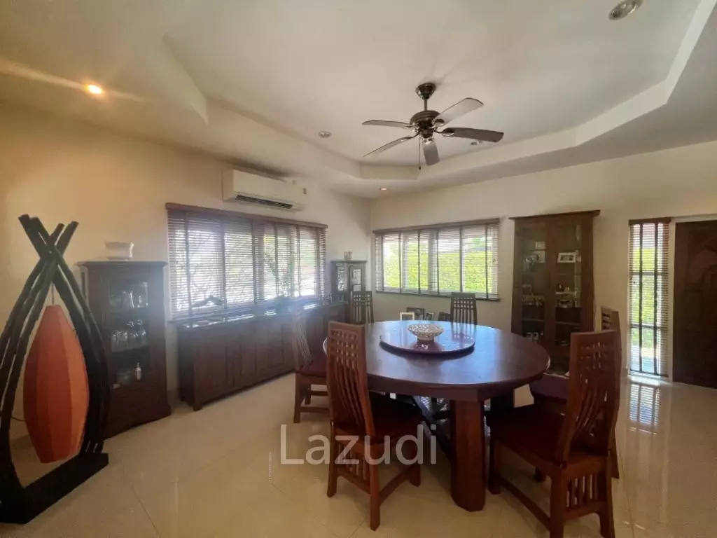 STUART PARK : Luxury 4 Bed Pool Villa on quiet corner plot