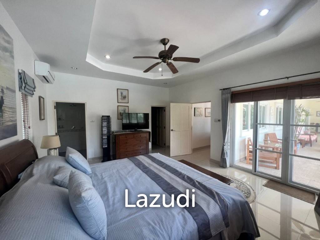 STUART PARK : Luxury 4 Bed Pool Villa on quiet corner plot