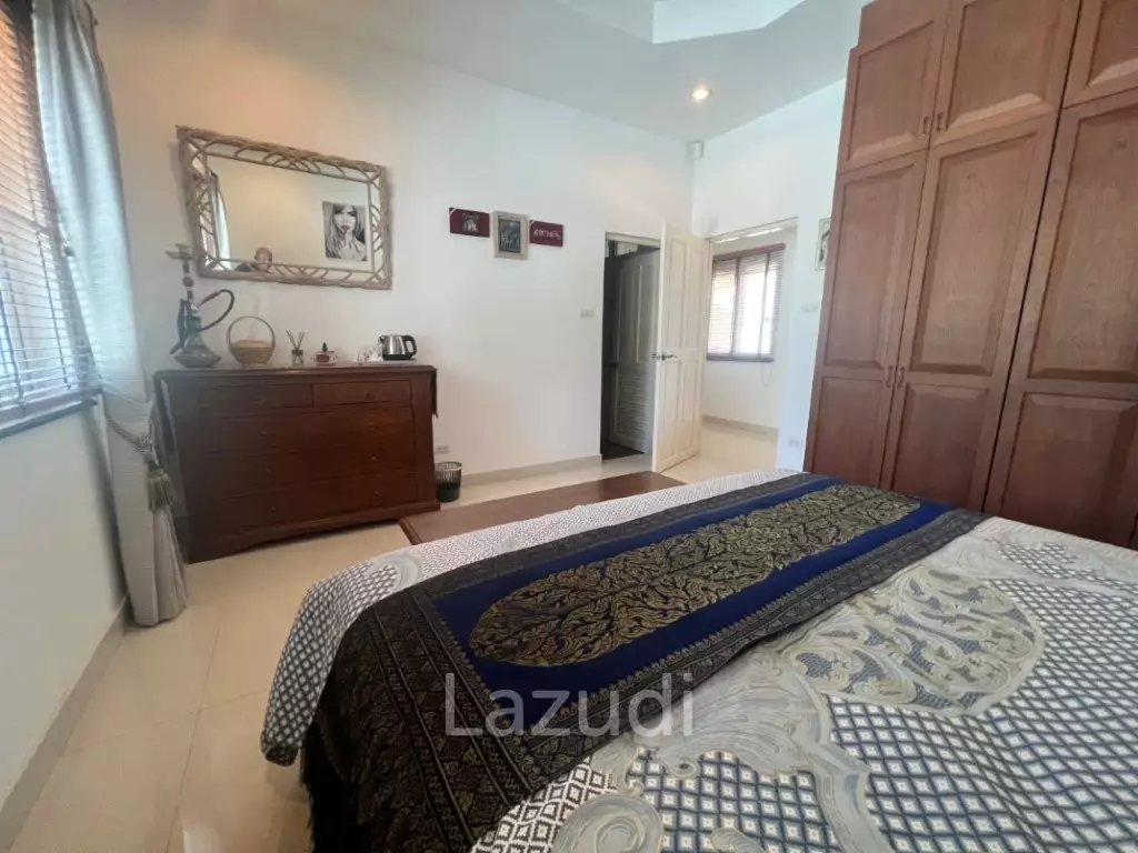 STUART PARK : Luxury 4 Bed Pool Villa on quiet corner plot
