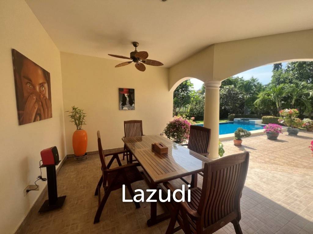 STUART PARK : Luxury 4 Bed Pool Villa on quiet corner plot