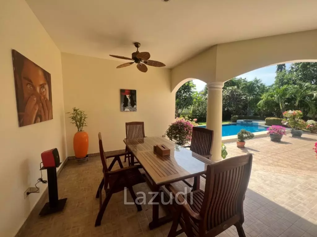 STUART PARK : Luxury 4 Bed Pool Villa on quiet corner plot