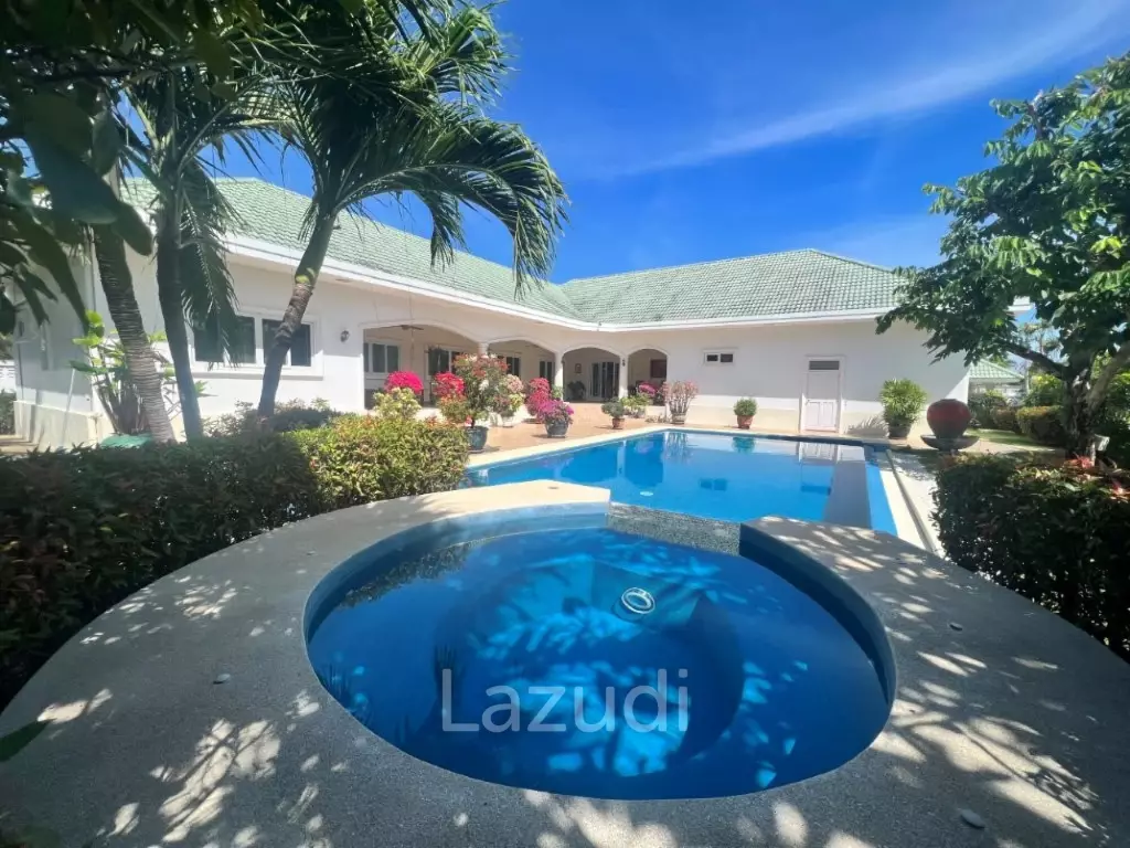 STUART PARK : Luxury 4 Bed Pool Villa on quiet corner plot