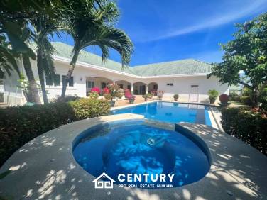 STUART PARK : Luxury 4 Bed Pool Villa on quiet corner plot