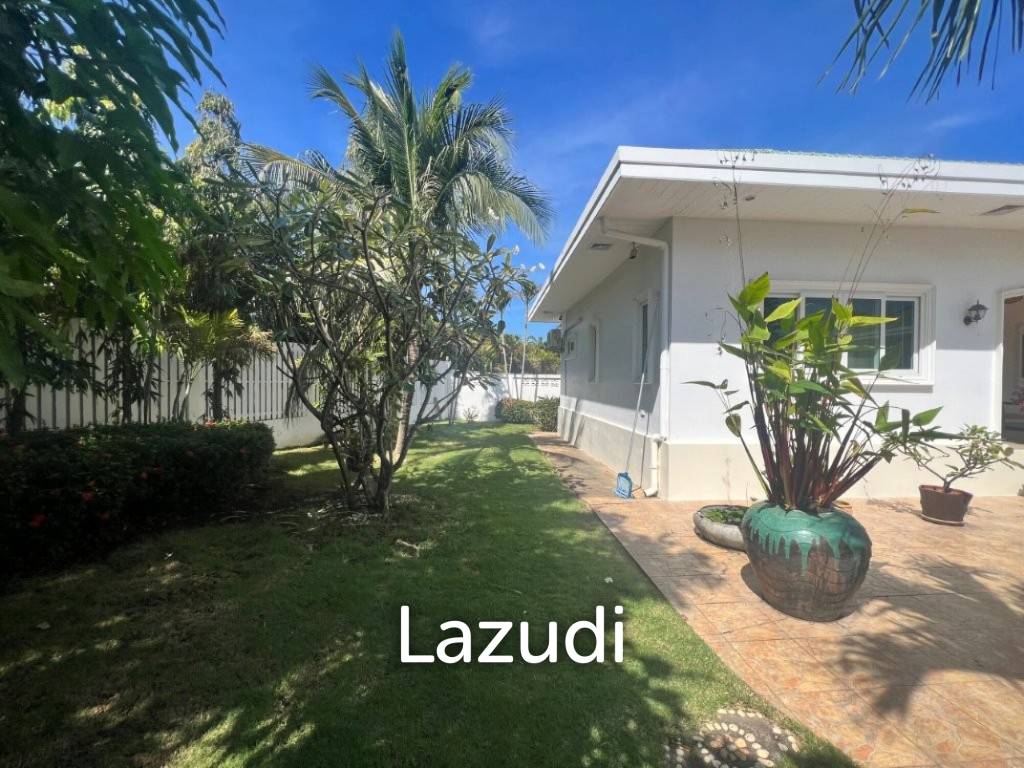 STUART PARK : Luxury 4 Bed Pool Villa on quiet corner plot