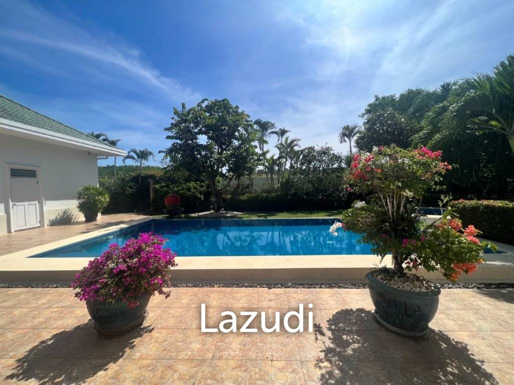 STUART PARK : Luxury 4 Bed Pool Villa on quiet corner plot