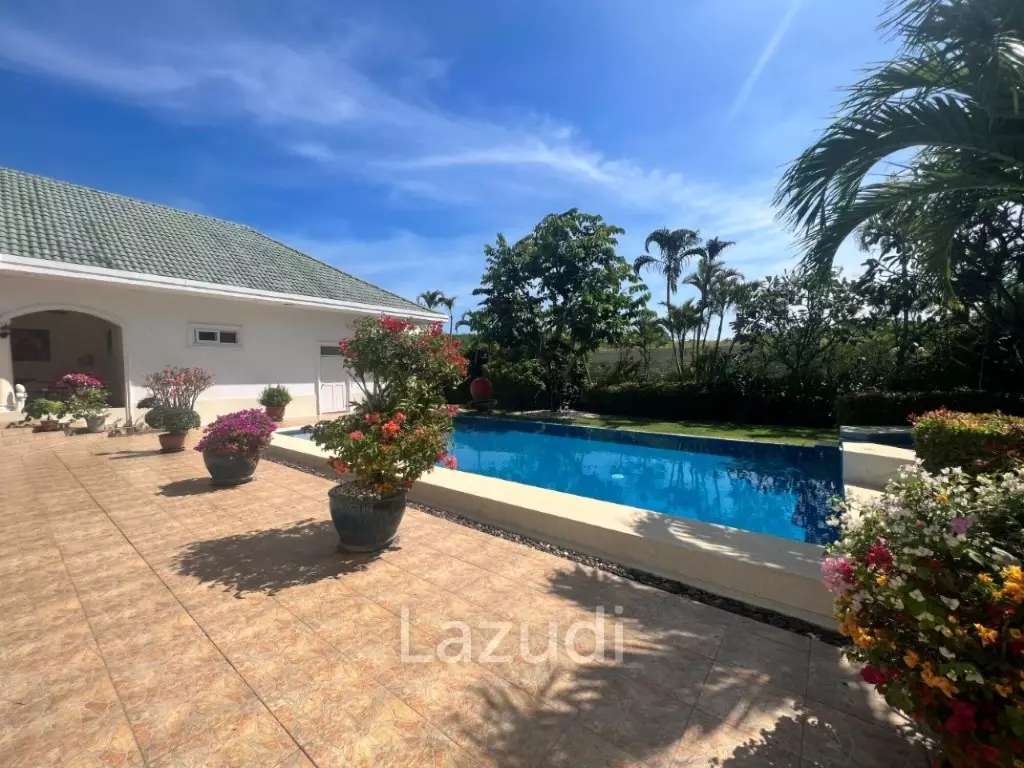 STUART PARK : Luxury 4 Bed Pool Villa on quiet corner plot