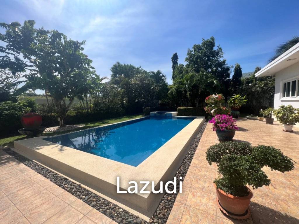 STUART PARK : Luxury 4 Bed Pool Villa on quiet corner plot