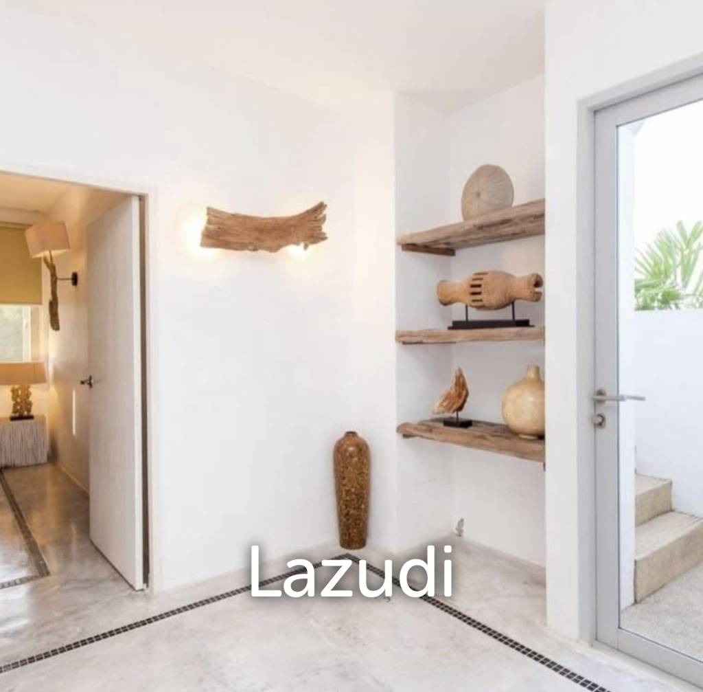 HIDEAWAY : Absolute beachfront 3 storey 2 bed pool villa