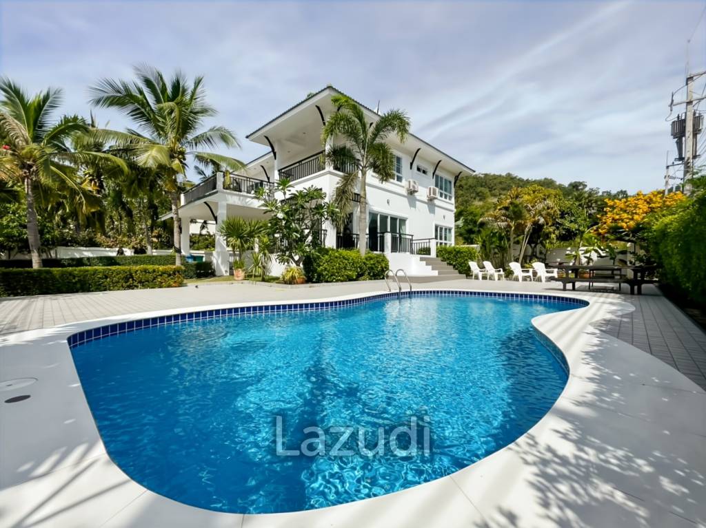 Luxurious 5-Bedroom Villa in Hua Hin View - For Rent