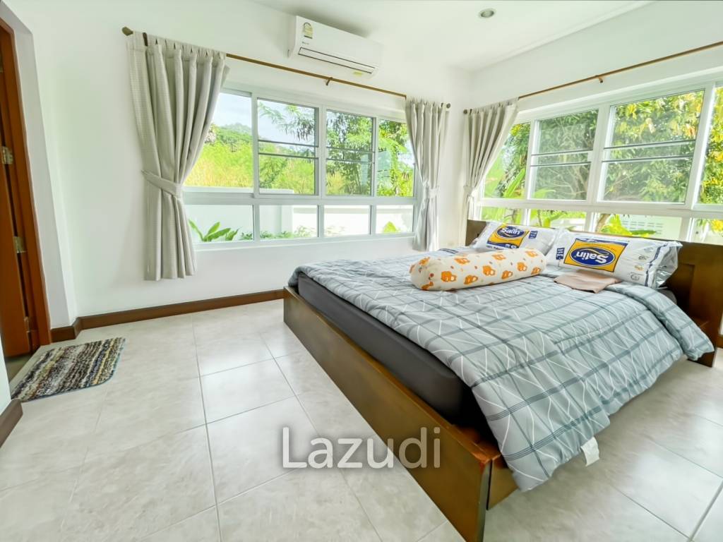 Luxurious 5-Bedroom Villa in Hua Hin View - For Rent