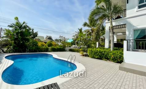 Luxurious 5-Bedroom Villa in Hua Hin View - For Rent