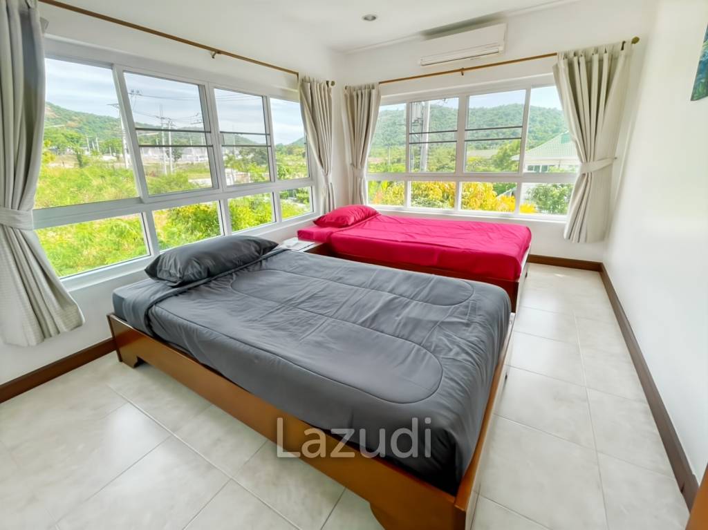 Luxurious 5-Bedroom Villa in Hua Hin View - For Rent