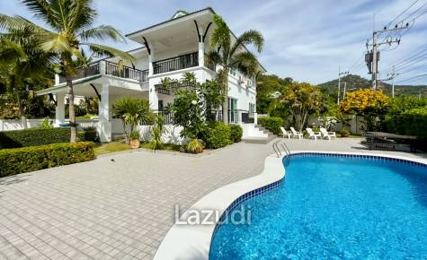 Luxurious 5-Bedroom Villa in Hua Hin View - For Rent