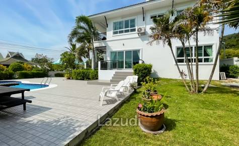 Luxurious 5-Bedroom Villa in Hua Hin View - For Rent