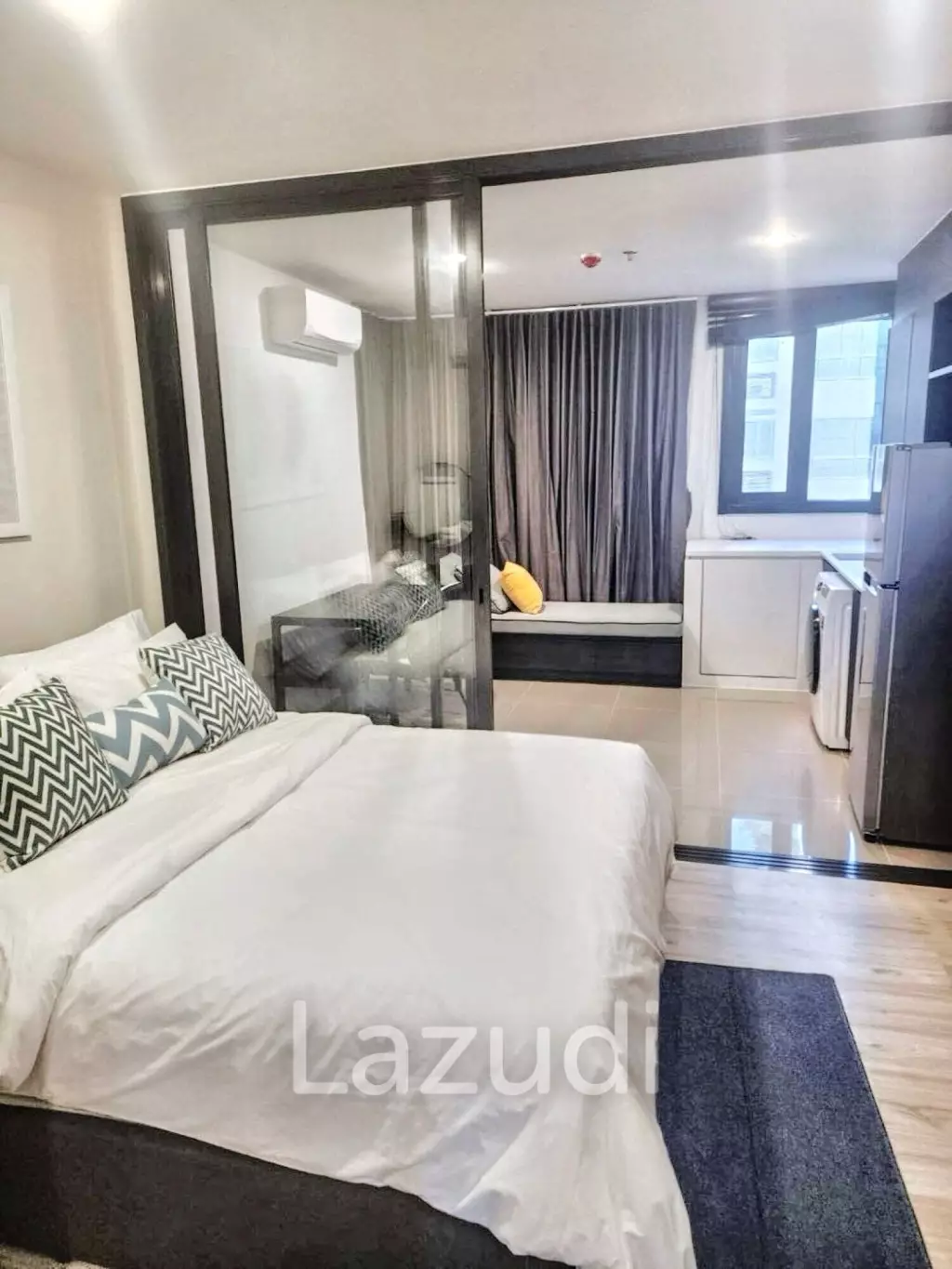 1 Bedroom 1 Bathroom 30 SQ.M XT Huaykwang