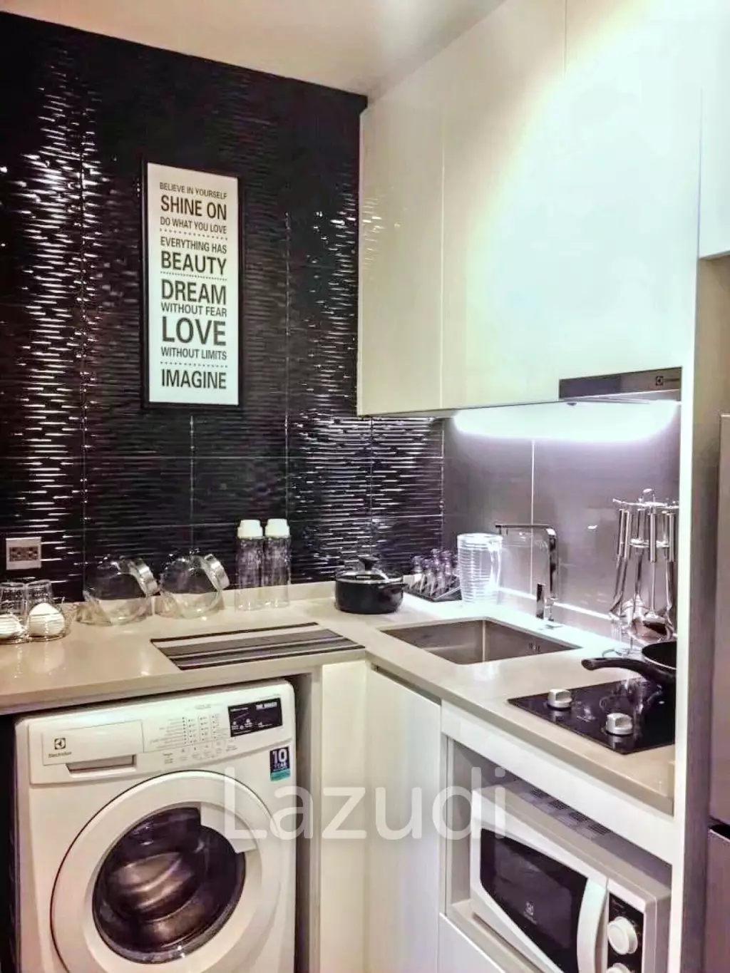 1 Bedroom 1 Bathroom 30 SQ.M M Thonglor 10