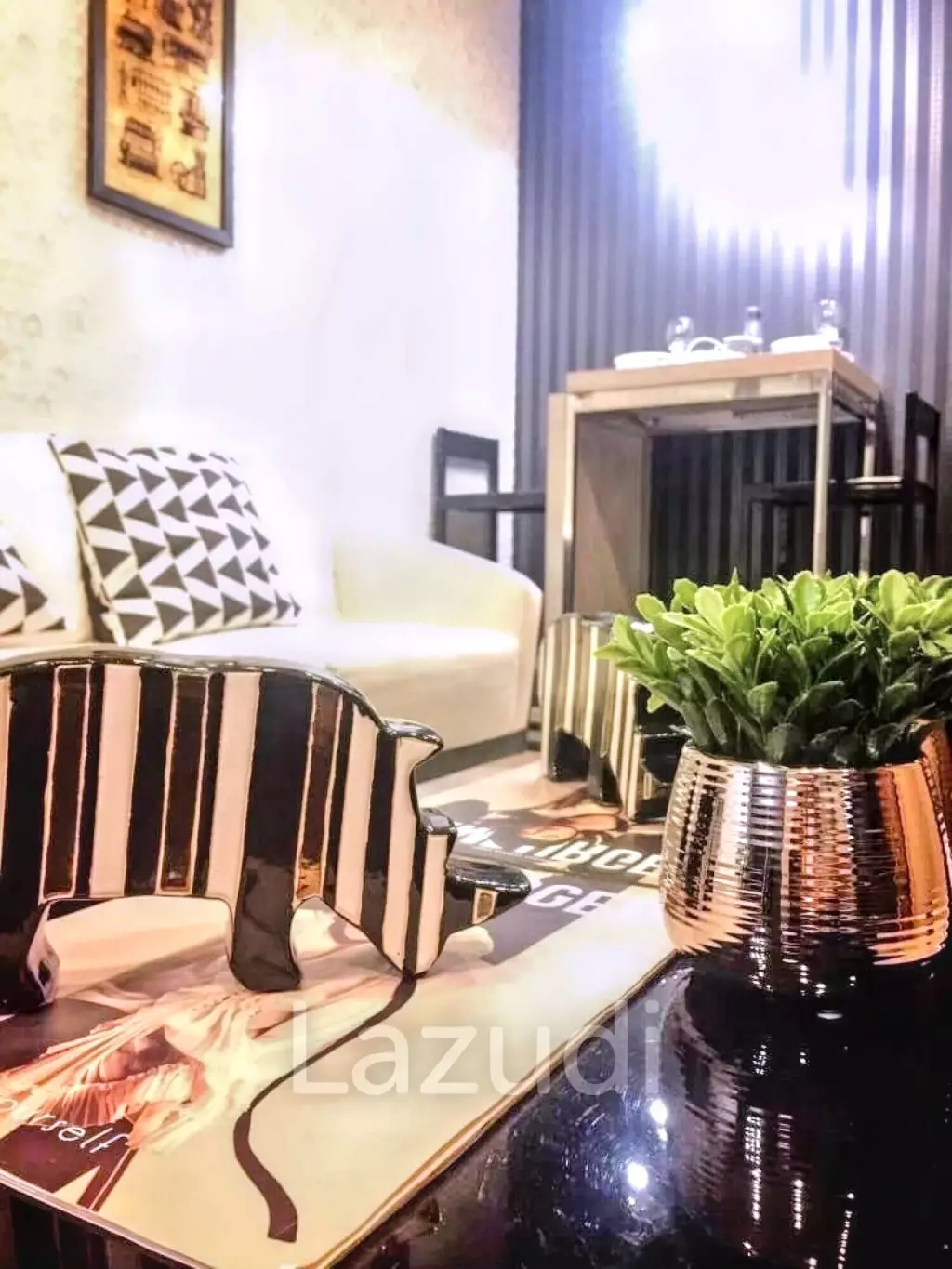 1 Bedroom 1 Bathroom 30 SQ.M M Thonglor 10