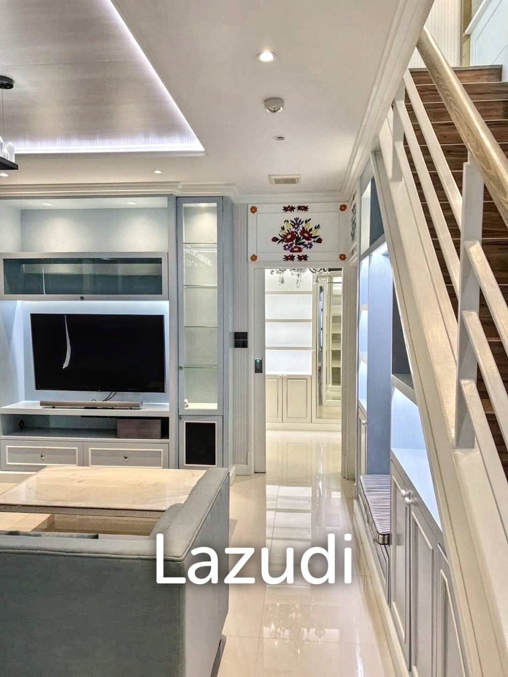 3 Bedroom 3 Bathroom 90 SQ.M The Sky Sukhumvit