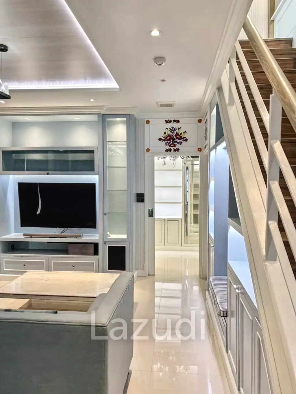 3 Bedroom 3 Bathroom 90 SQ.M The Sky Sukhumvit