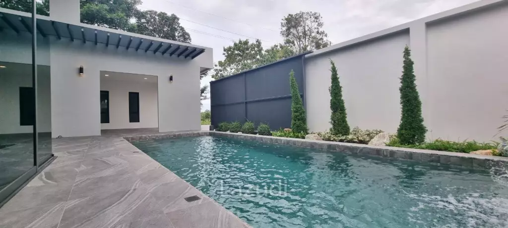 3 Bedrooms 4 Bathrooms 230 SQ.M. Pacific Lake