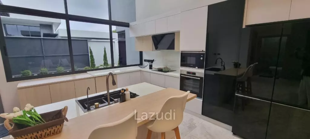 3 Bedrooms 4 Bathrooms 230 SQ.M. Pacific Lake