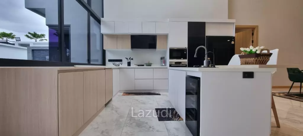 3 Bedrooms 4 Bathrooms 230 SQ.M. Pacific Lake