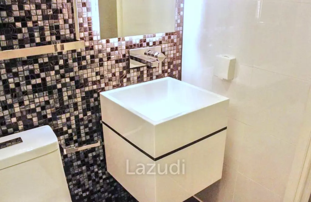 1 Bed 1 Bath 34 SQ.M The Room Sukhumvit 69