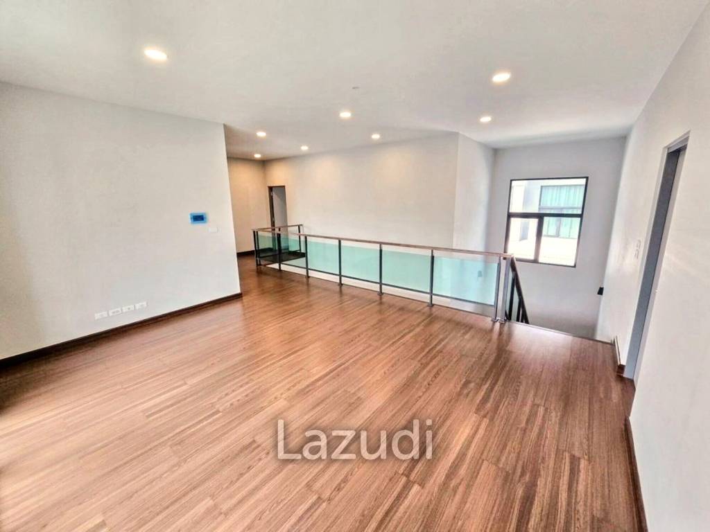 5 Bedrooms 6 Bathrooms 414 SQ.M The City Bangna