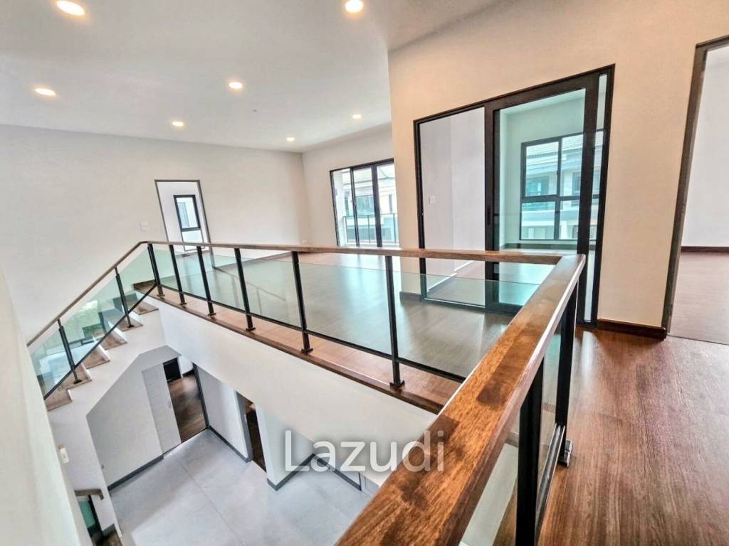 5 Bedrooms 6 Bathrooms 414 SQ.M The City Bangna