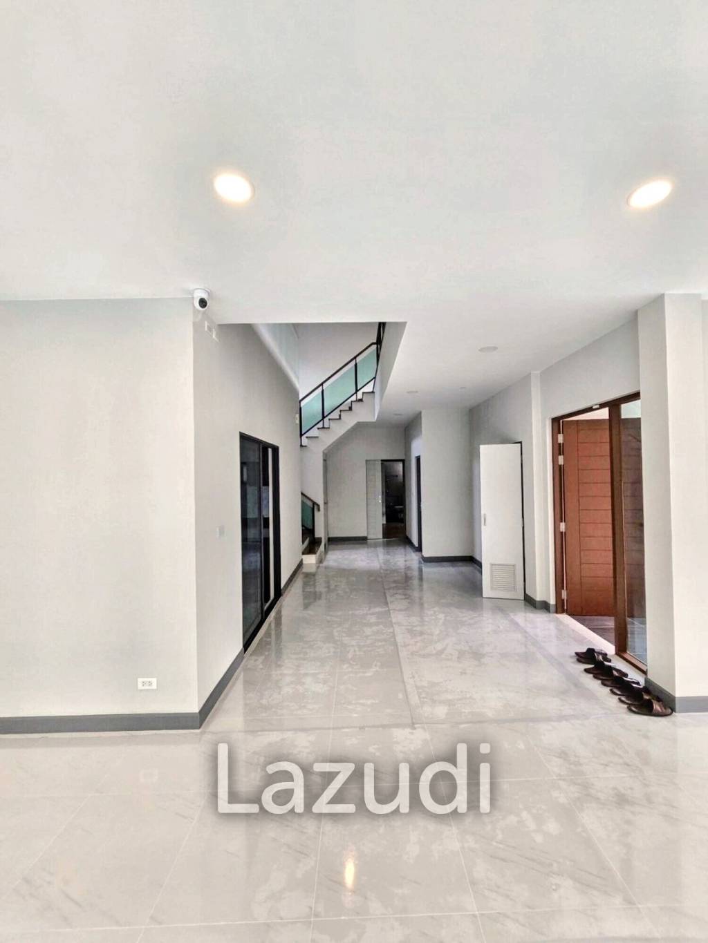 5 Bedrooms 6 Bathrooms 414 SQ.M The City Bangna