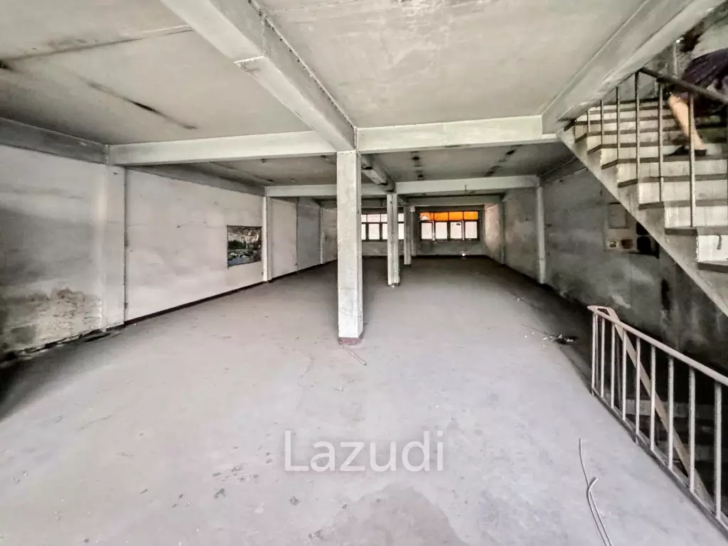 Retail Property in Bang Chak Bangkok