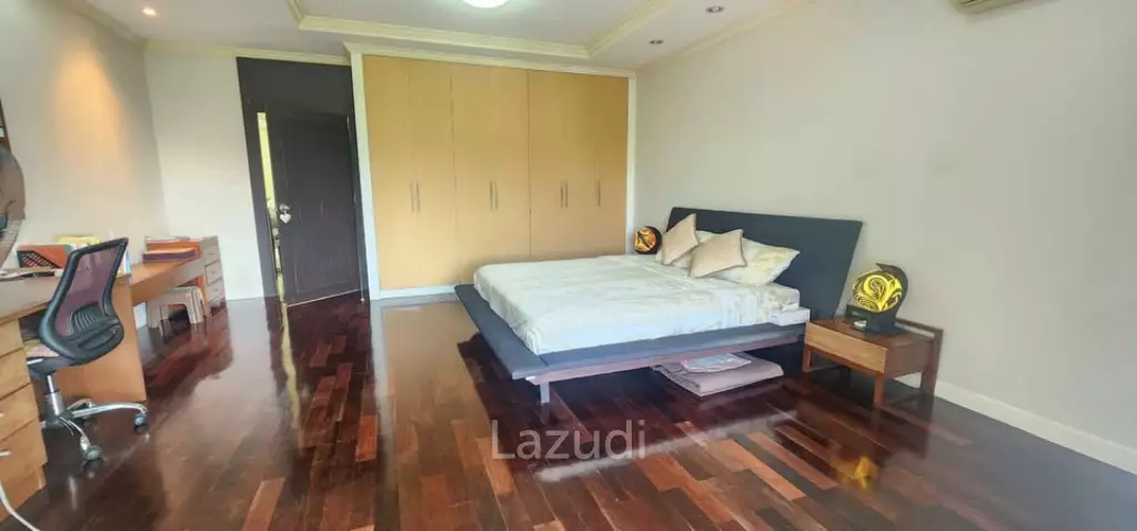 Spacious  2-Bedroom Condo with Scenic Views in Kathu
