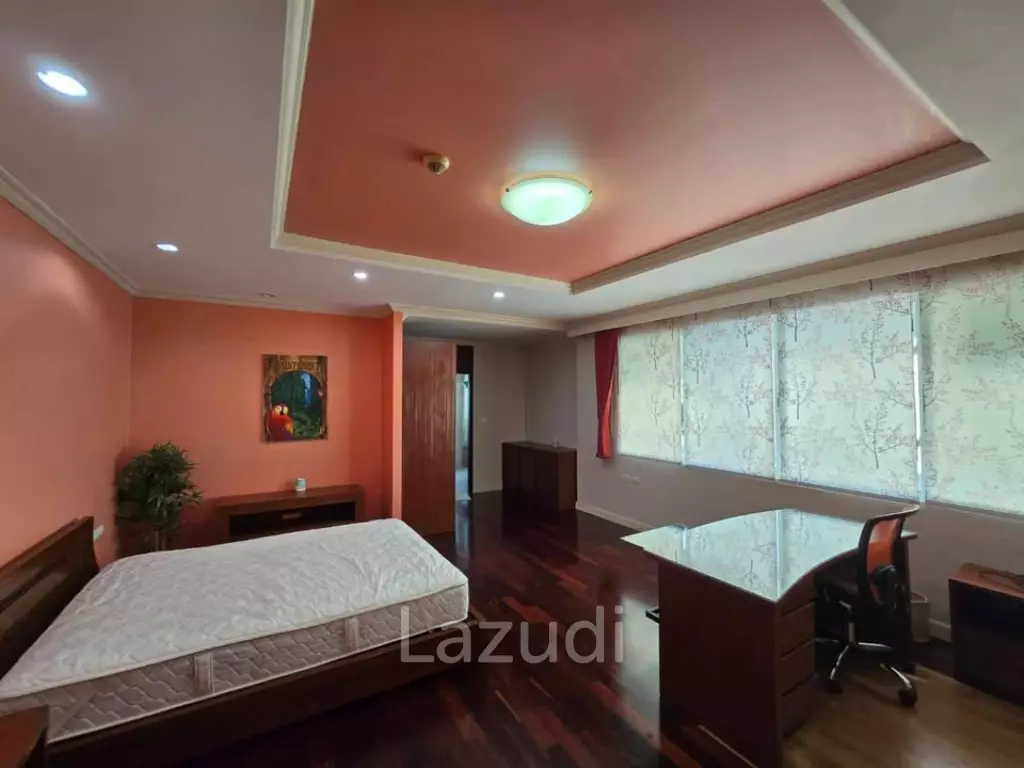 Spacious  2-Bedroom Condo with Scenic Views in Kathu