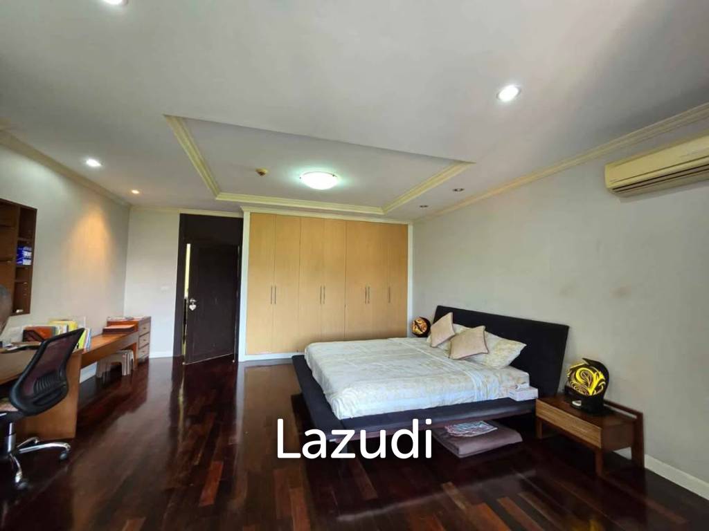 Spacious  2-Bedroom Condo with Scenic Views in Kathu